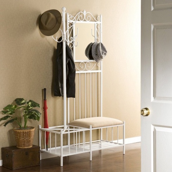 Стул: вешалка и подставка