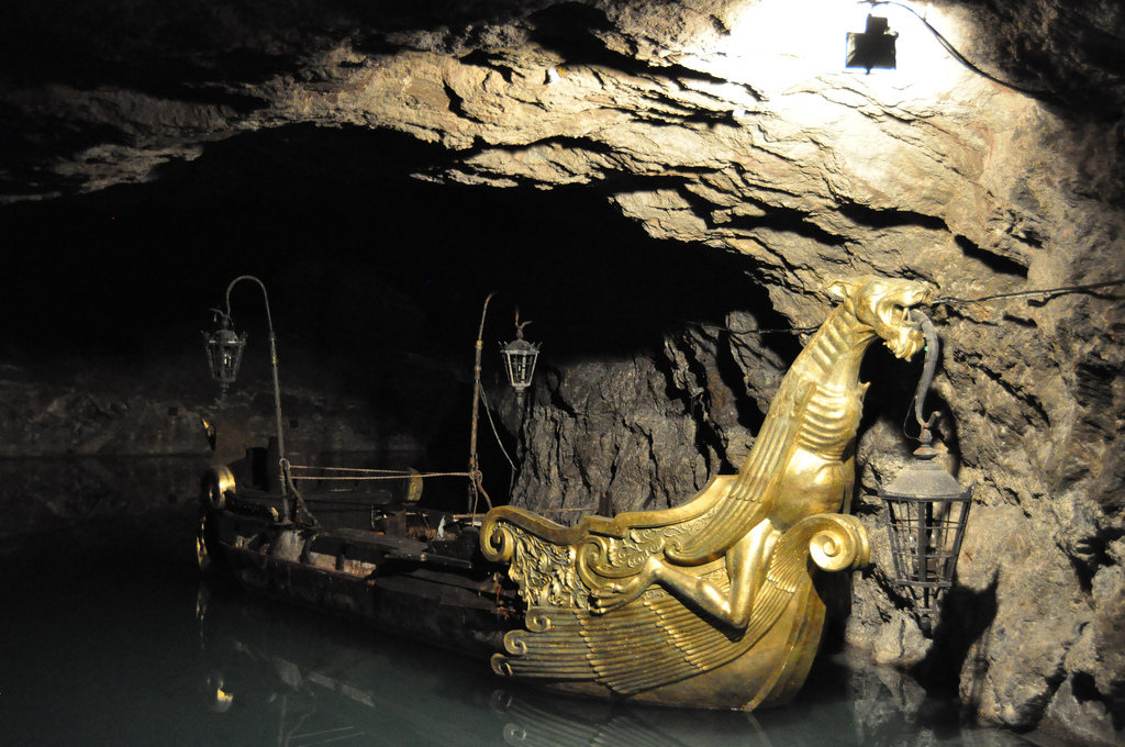 Подземное озеро Seegrotte экскурсия.jpg