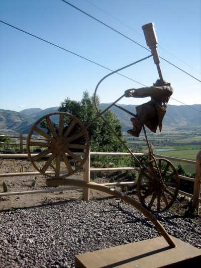 парень на велосипеде.jpeg