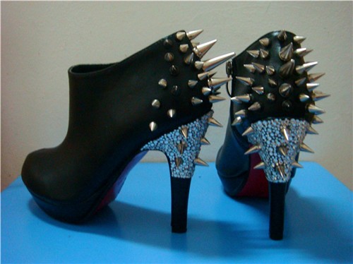 ботильоны с шипами.jpg