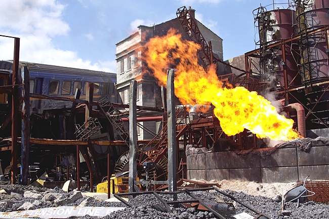 мир за кулисами.jpg