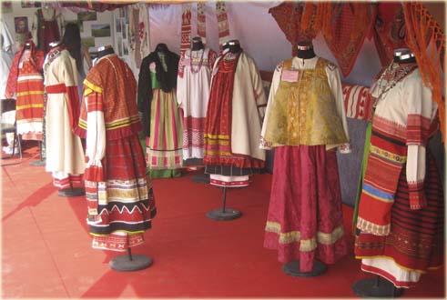 русский национальный костюм.jpg