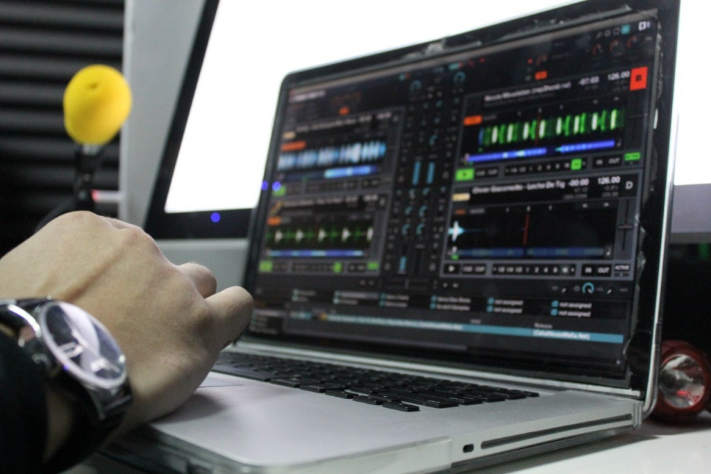 z_f9f27d3b.jpg z_f9f27d3b.jpg