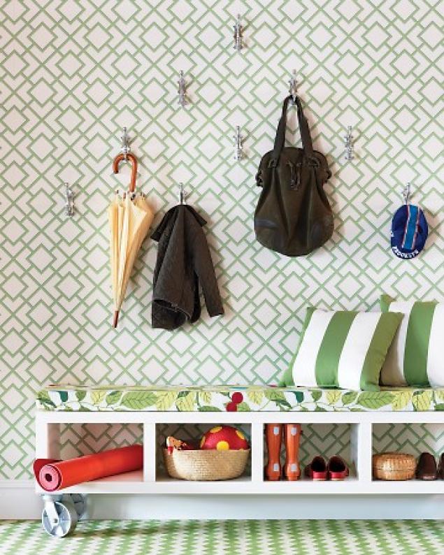 удобный и вместительный диванчик для прихожей