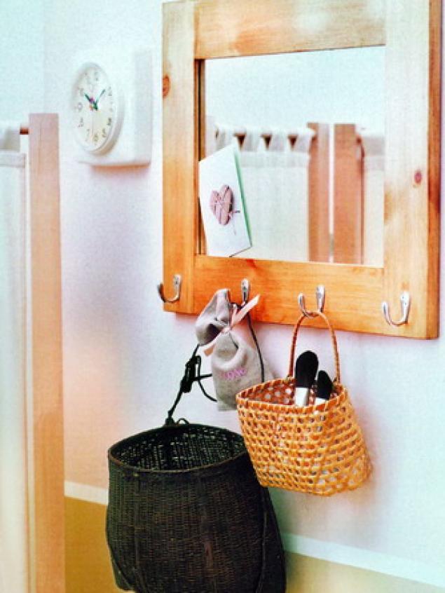 Крючки для мелочей в прихожей