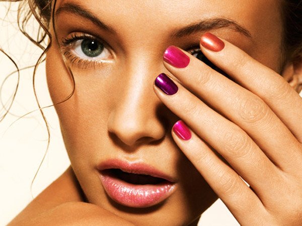 разноцветный маникюр.jpg