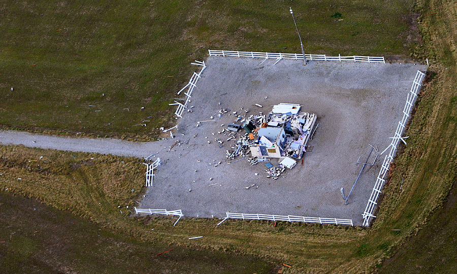 Последствия торнадо - вид сверху.jpg