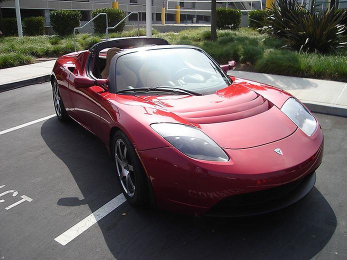 175692009TeslaRoadster.jpg
