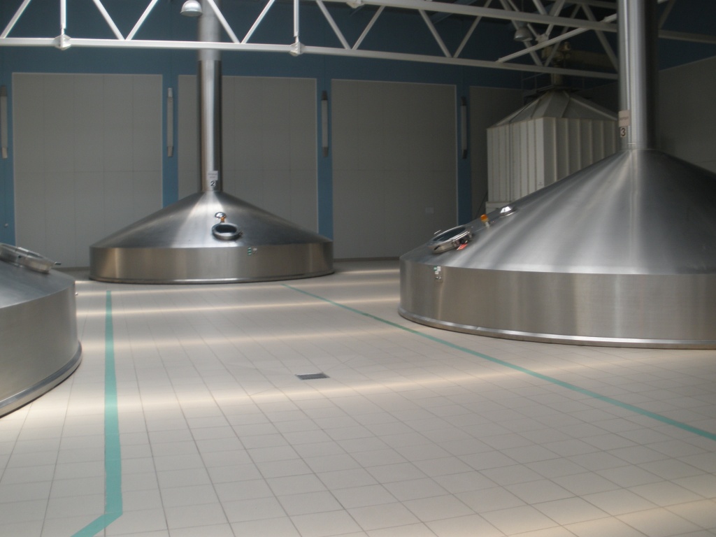 в цеху пивоварения температура достигает 50 градусов.JPG