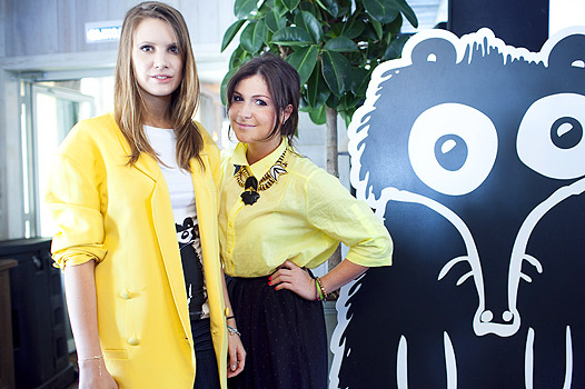 Кира Пластинина, Лаура Джугелия и выхухоль.JPG