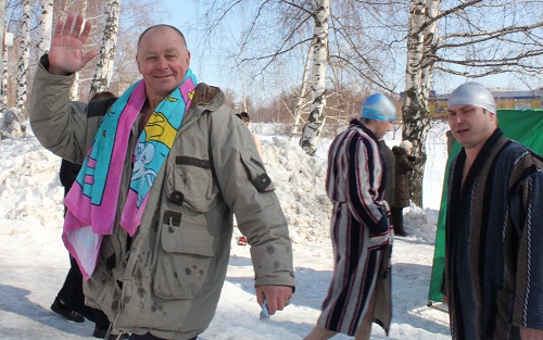 Сергей Потапов после того как искупался в озере, помолодел на 10 лет.jpg