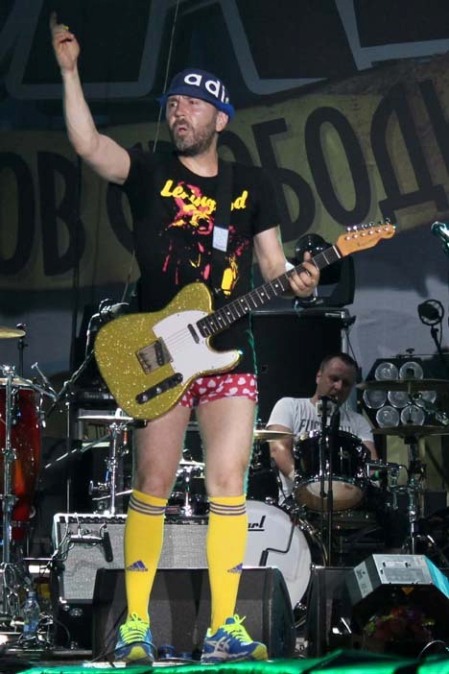 Сергей шнуров в трусах.jpg