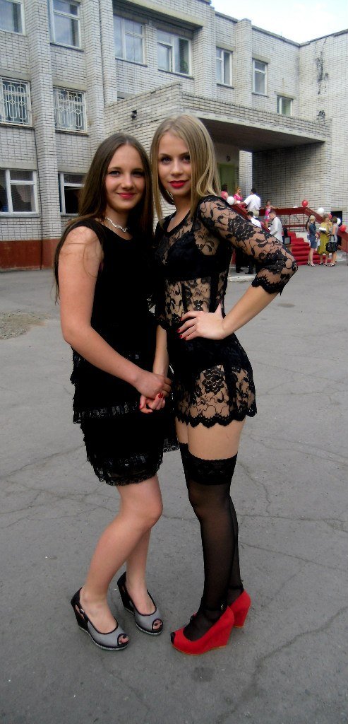 Откровенное платье на выпускной