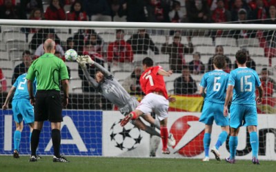 Первая игра завершилась победой питерцев 3-2.jpeg