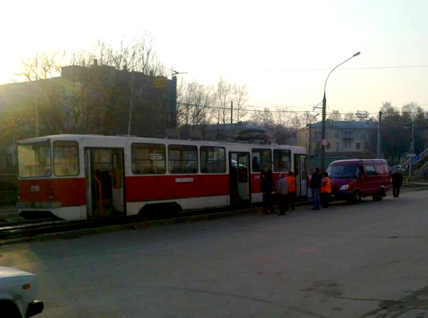 Из-за инцидента полностью парализовано движение трамваев.jpg