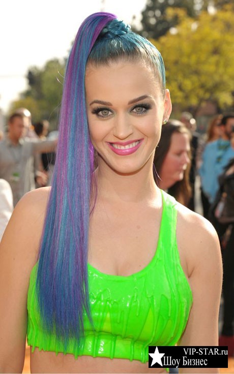 Кэти Перри с сине-фиолетовыми волосами.jpeg