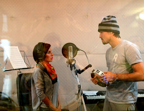 Они уже записали песню Back To Her Future, которую и собираются спеть на конкурсе.jpg Они уже записали песню Back To Her Future, которую и собираются спеть на конкурсе.jpg