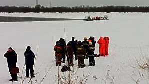 МЧС решило не извлекать упавший вертолёт из Волги