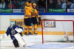 Амур переиграл Атлант