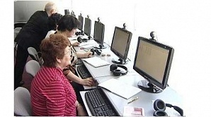 На проспекте Ленина открылся областной информационный центр по обучению компьютерной грамотности пенсионеров