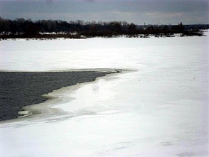 Частный вертолет упал в Волгу в районе Гребного канала (ФОТО)