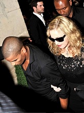 Мадонна может третий раз выйти замуж