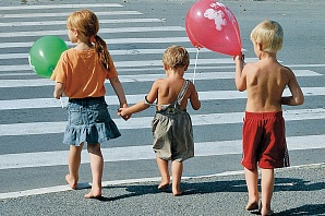 Автоинспекторы призывают водителей быть внимательнее на дорогах