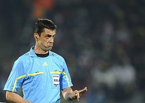 Английская оптика предложила свои услуги арбитру матча Украина-Англия