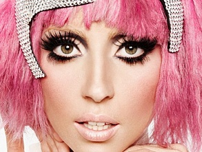 Леди Гага выпустила духи со своей кровью (ФОТО)