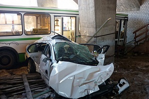 В Подмосковье машина из свадебного кортежа попала в ДТП