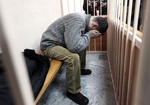 Следственный комитет предъявил обвинение бывшим сотрудникам отдела полиции «Дальний», подозревающимся в издевательствах над задержанным