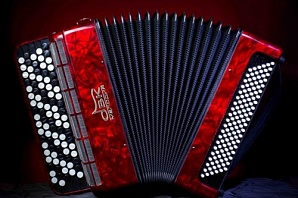 Пианино и баяны украсят главную улицу города