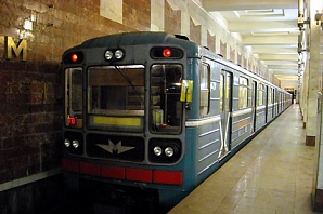 До станции метро «Горьковская» прошел первый поезд