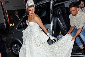 Леди Гага выбрала свадебное платье (ФОТО)